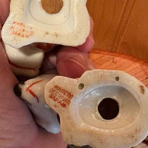 Vintage Dog Salt and Pepper Shakers made in Occupied Japan - Picture 7 of 10